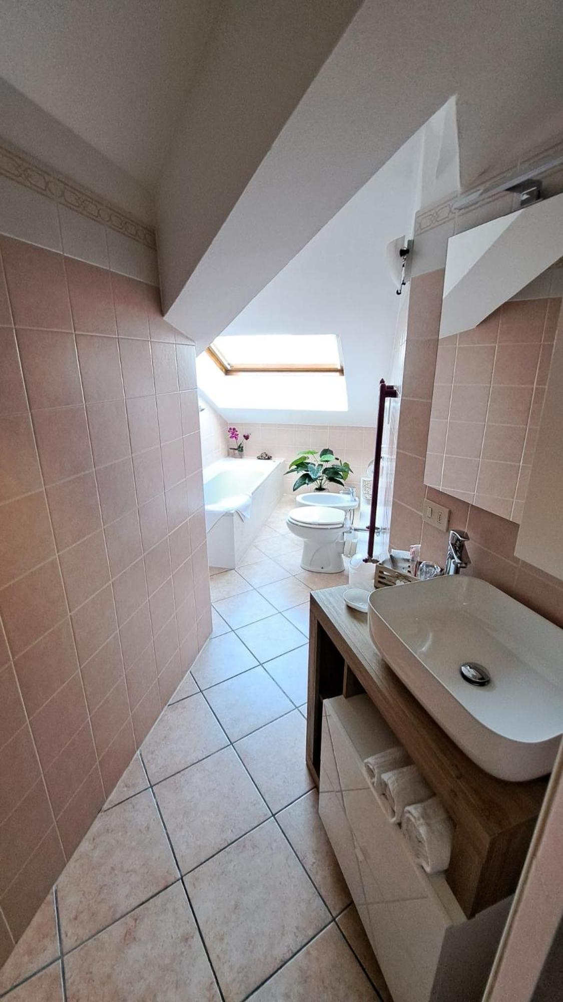 Casa Paola - Stazione 400 Mt - Free Wifi Lägenhet Arcore Exteriör bild